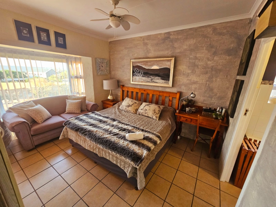 To Let 3 Bedroom Property for Rent in Stilbaai Wes Western Cape